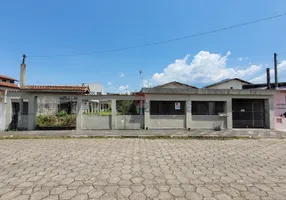 Foto 1 de Casa com 3 Quartos à venda, 231m² em Centro, Caraguatatuba