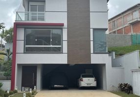 Foto 1 de Casa de Condomínio com 4 Quartos à venda, 272m² em Suru, Santana de Parnaíba