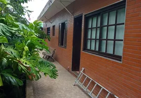 Foto 1 de Casa com 5 Quartos para alugar, 250m² em Vila Pirajussara, São Paulo