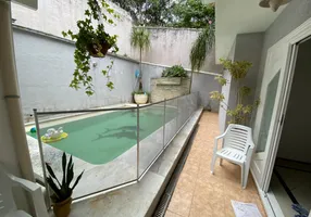 Foto 1 de Casa de Condomínio com 5 Quartos à venda, 290m² em Jardim das Cerejeiras, Arujá