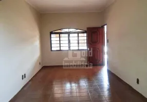 Foto 1 de Casa com 3 Quartos para alugar, 153m² em Ipiranga, Ribeirão Preto