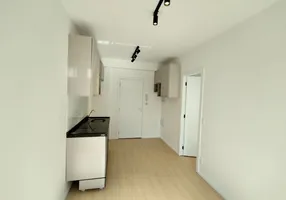 Foto 1 de Apartamento com 1 Quarto para alugar, 30m² em Sumaré, São Paulo