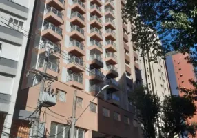 Foto 1 de Apartamento com 1 Quarto para alugar, 32m² em Centro, Curitiba