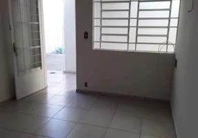 Foto 1 de Casa com 1 Quarto para alugar, 50m² em Vila Coralina, Bauru