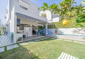 Foto 1 de Casa de Condomínio com 3 Quartos à venda, 190m² em Jardim Pioneira, Cotia