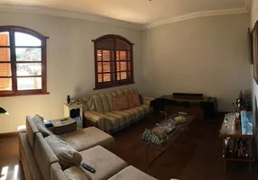 Foto 1 de Casa com 4 Quartos à venda, 265m² em Santa Lúcia, Belo Horizonte