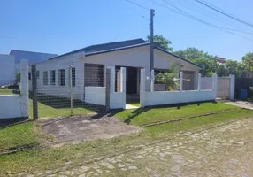 Foto 1 de Casa com 2 Quartos à venda, 200m² em Praia da Meta, Balneário Arroio do Silva