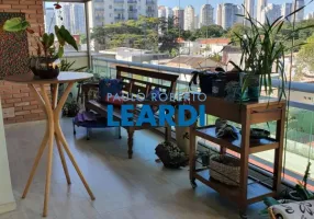 Foto 1 de Apartamento com 4 Quartos à venda, 240m² em Brooklin, São Paulo