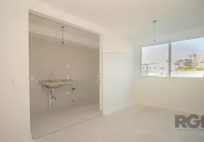 Foto 1 de Apartamento com 2 Quartos para alugar, 56m² em São João, Porto Alegre