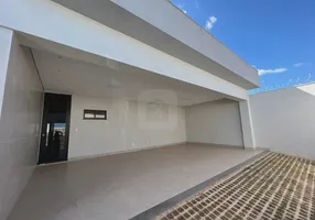 Foto 1 de Casa com 3 Quartos à venda, 165m² em Laranjeiras, Uberlândia