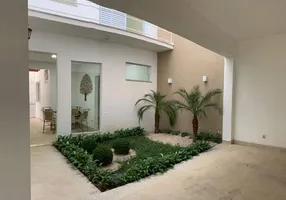 Foto 1 de Casa com 3 Quartos à venda, 375m² em Jardim São Luís, Santana de Parnaíba