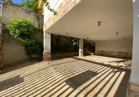 Foto 1 de Casa com 4 Quartos à venda, 283m² em Caiçaras, Belo Horizonte