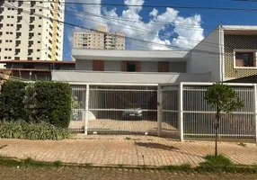Foto 1 de Sobrado com 5 Quartos à venda, 372m² em Centro, Araraquara