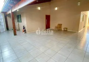 Foto 1 de Casa com 3 Quartos à venda, 190m² em Alto Umuarama, Uberlândia