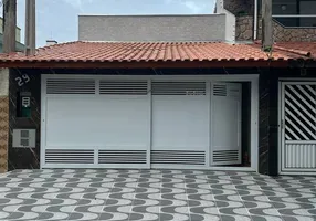 Foto 1 de Casa com 2 Quartos à venda, 40m² em Vila Tupi, Praia Grande