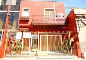Foto 1 de Casa com 4 Quartos à venda, 150m² em São Geraldo, Porto Alegre
