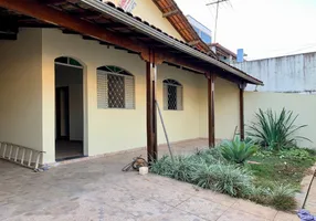 Foto 1 de Casa com 3 Quartos à venda, 200m² em Arvoredo, Contagem