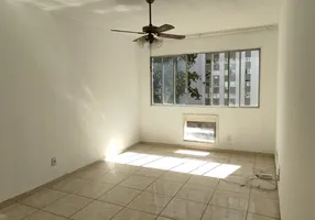 Foto 1 de Apartamento com 3 Quartos para alugar, 72m² em Cidade Nova, Rio de Janeiro