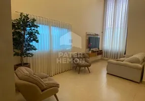 Foto 1 de Casa de Condomínio com 3 Quartos à venda, 360m² em Residencial Condomínio Jardim Veneza, Senador Canedo