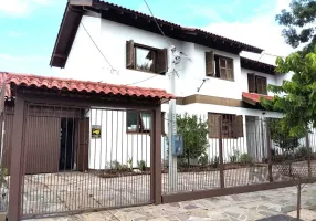 Foto 1 de Casa com 3 Quartos à venda, 170m² em Espiríto Santo, Porto Alegre