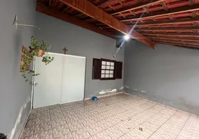 Foto 1 de Casa com 2 Quartos à venda, 48m² em Vila Garcia, Jacareí