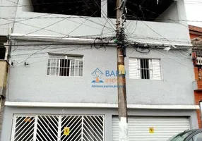 Foto 1 de Casa com 3 Quartos para alugar, 180m² em Vila Zat, São Paulo