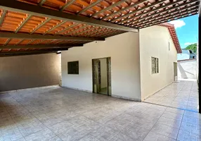 Foto 1 de Casa com 4 Quartos à venda, 260m² em Residencial Licardino Ney, Goiânia