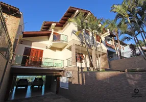 Foto 1 de Casa com 4 Quartos à venda, 446m² em Teresópolis, Porto Alegre