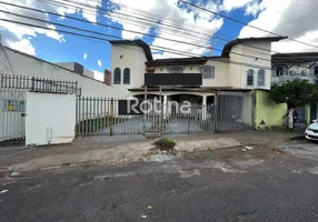 Foto 1 de com 3 Quartos para alugar, 110m² em Tibery, Uberlândia