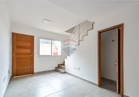 Foto 1 de Casa com 2 Quartos à venda, 53m² em Vila Brasílio Machado, São Paulo