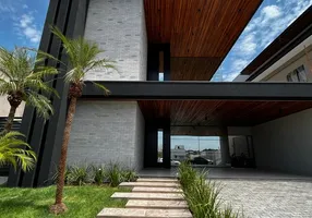 Foto 1 de Casa de Condomínio com 4 Quartos à venda, 400m² em Ribeirão do Lipa, Cuiabá