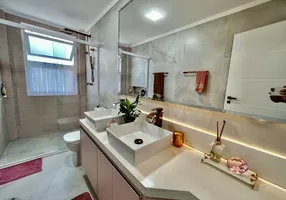 Foto 1 de Apartamento com 3 Quartos à venda, 216m² em Gonzaga, Santos