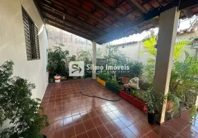 Foto 1 de Casa com 3 Quartos à venda, 115m² em Planalto, Uberlândia