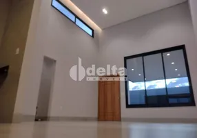 Foto 1 de Casa com 3 Quartos à venda, 175m² em Jardim Europa, Uberlândia