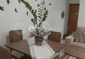 Foto 1 de Apartamento com 3 Quartos à venda, 74m² em Granada, Uberlândia