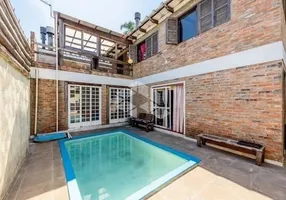 Foto 1 de Casa com 4 Quartos à venda, 250m² em Cristal, Porto Alegre