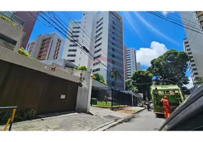 Foto 1 de Apartamento com 4 Quartos para alugar, 114m² em Casa Amarela, Recife