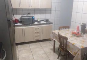 Foto 1 de Casa com 2 Quartos à venda, 77m² em Alto da Boa Vista, Mauá