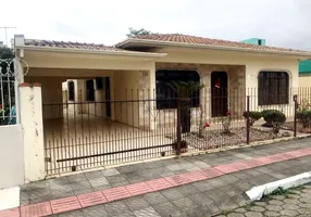 Foto 1 de Casa com 4 Quartos à venda, 154m² em Centro, Balneário Camboriú