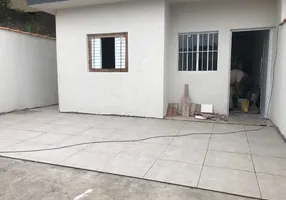 Foto 1 de Casa com 2 Quartos à venda, 56m² em Balneário Martinez, Mongaguá