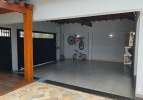 Foto 1 de Casa com 2 Quartos à venda, 197m² em Quinta Bela Olinda, Bauru