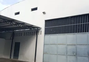 Foto 1 de Galpão/Depósito/Armazém para alugar, 625m² em Dias Macedo, Fortaleza