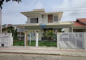Foto 1 de Casa com 3 Quartos para alugar, 150m² em Canto Grande, Bombinhas