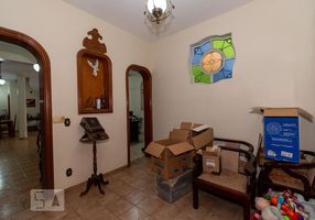 Foto 1 de Casa com 6 Quartos para alugar, 650m² em Setor Santos Dumont, Goiânia