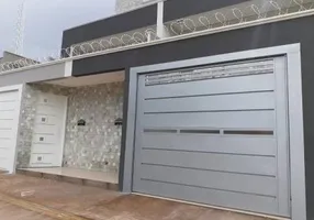 Foto 1 de Sobrado com 4 Quartos à venda, 290m² em Jardim Atlântico, Goiânia