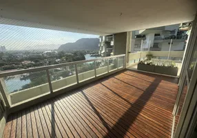 Foto 1 de Apartamento com 4 Quartos à venda, 200m² em Barra da Tijuca, Rio de Janeiro