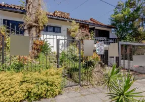 Foto 1 de Casa com 4 Quartos à venda, 240m² em Três Figueiras, Porto Alegre