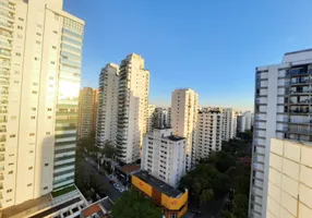 Foto 1 de Cobertura com 3 Quartos à venda, 250m² em Moema, São Paulo