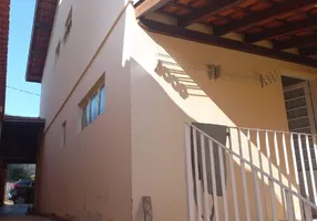 Foto 1 de Casa com 2 Quartos à venda, 82m² em Vila Santo Antonio, São Roque