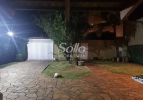 Foto 1 de Casa com 4 Quartos à venda, 350m² em Presidente Roosevelt, Uberlândia